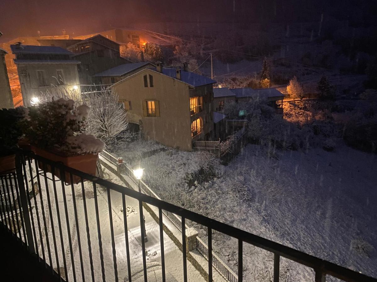 La Fusteria Del Casat Lägenhet Sarroca de Bellera Exteriör bild