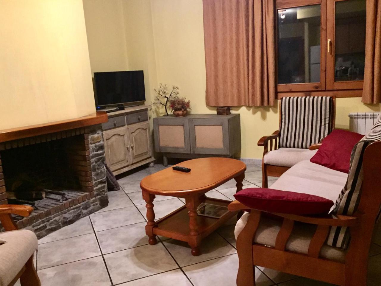 La Fusteria Del Casat Lägenhet Sarroca de Bellera Exteriör bild